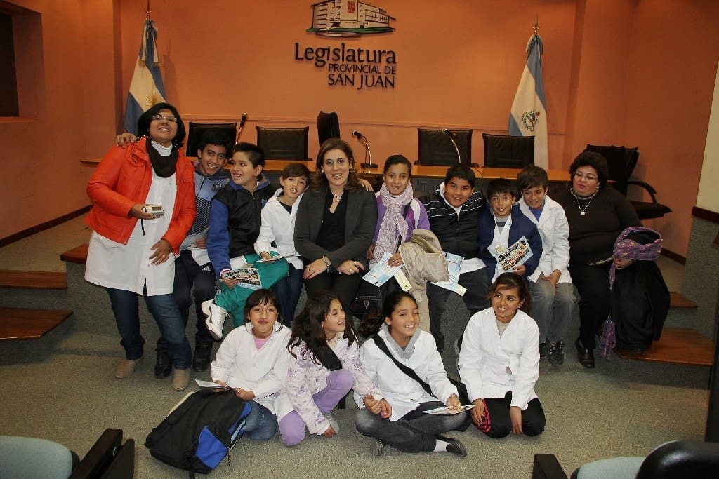 Alumnos de la Escuela "San José de Calasanz en la Legislatura