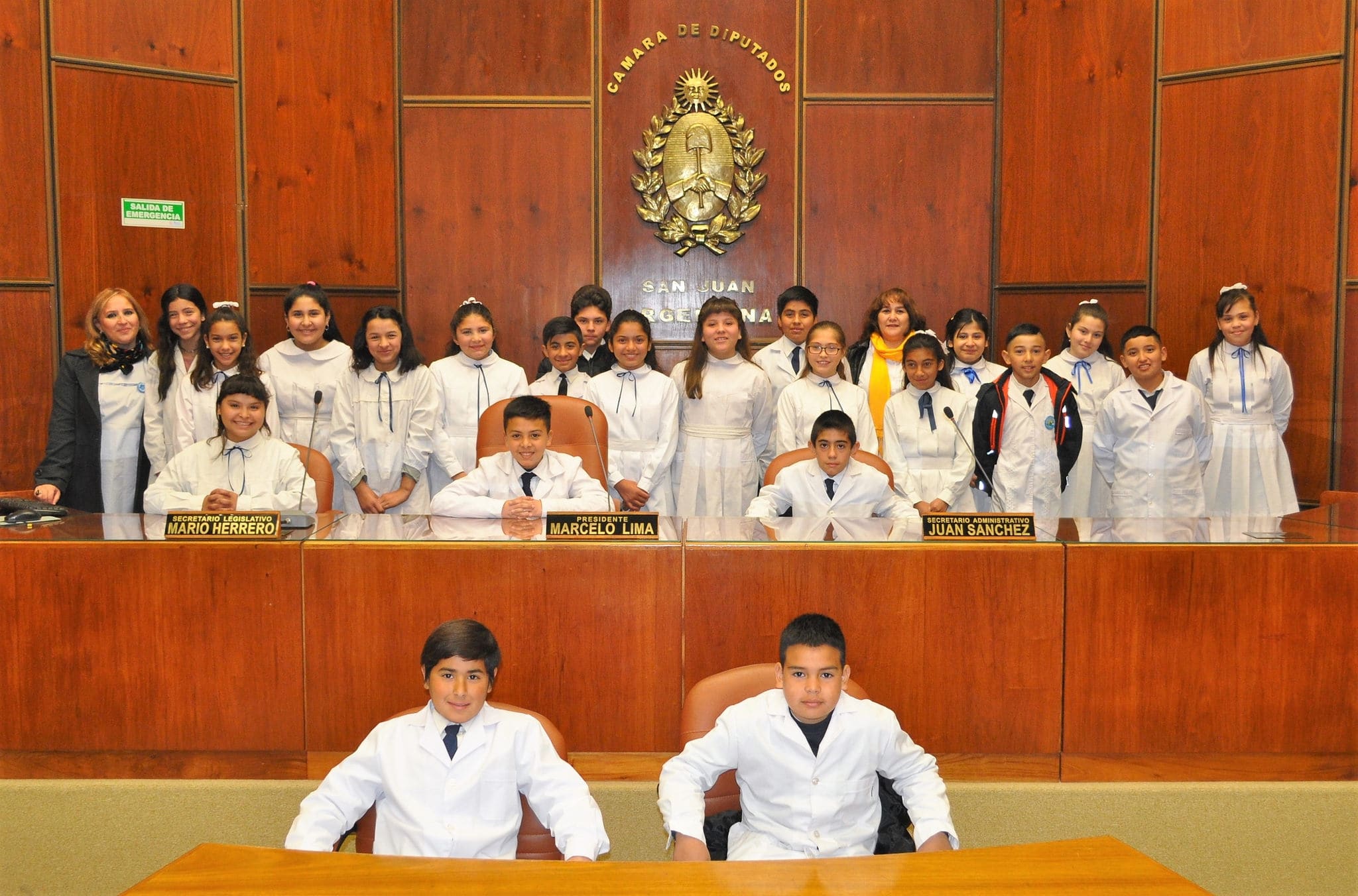 Alumnos y docentes de sexto grado "C" de la escuela "Provincia de La Rioja" en la Cámara de Diputados- Año 2018. 