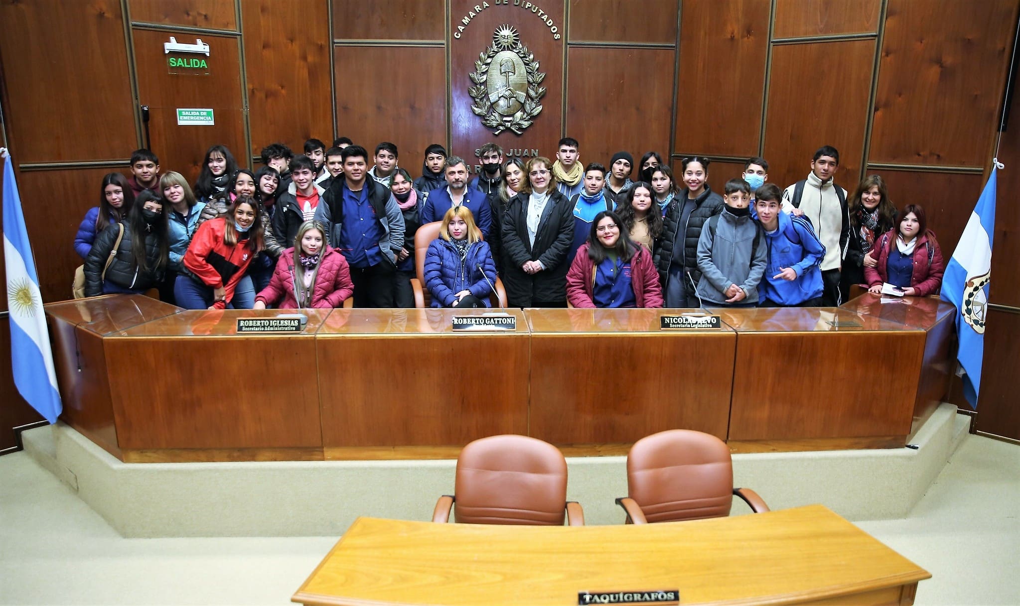 El diputado Andrés Chanampa acompañó el recorrido por el edificio legislativo de los estudiantes del colegio San Martín de Chimbas. 