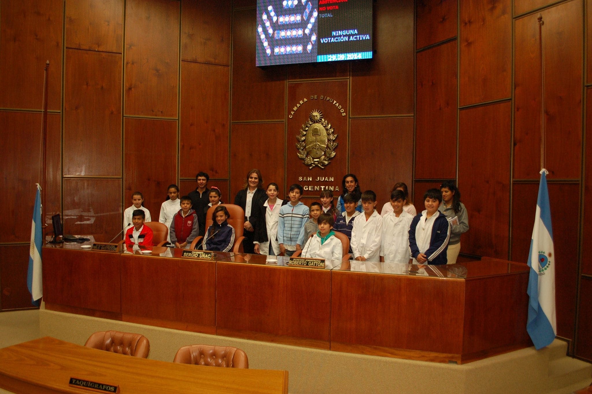Una delegación de la escuela Las Hornillas, de Calingasta, recorrió la Legislatura en el marco de las Visitas Guiadas.