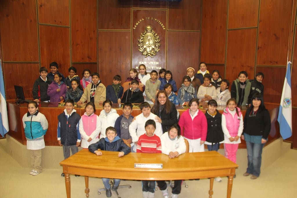 Alumnos de las escuelas Juan Dolores Godoy y Valle de Tulum conocieron el Recinto de Sesiones.