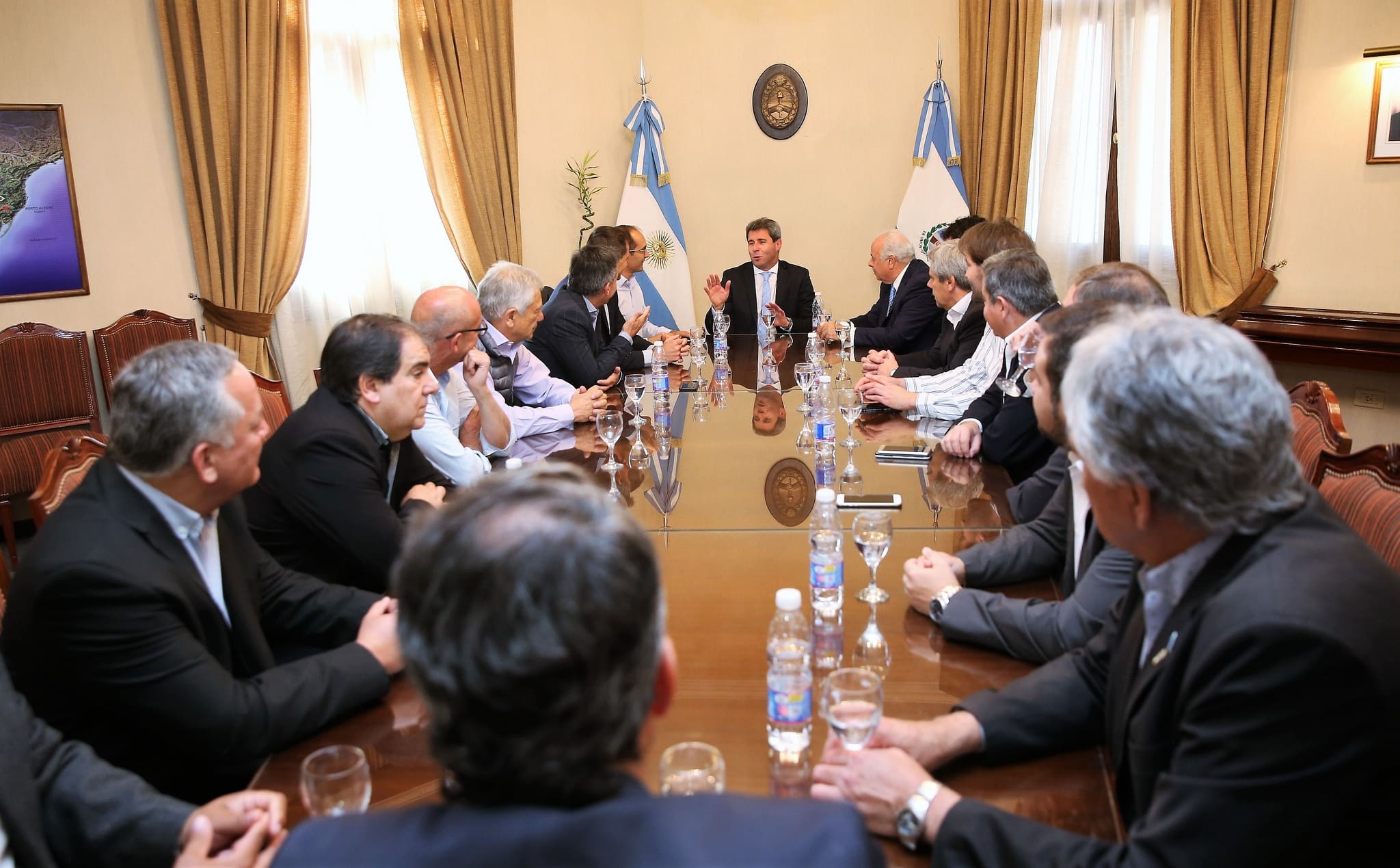   Reunión con el intendente Municipal de Bolívar.