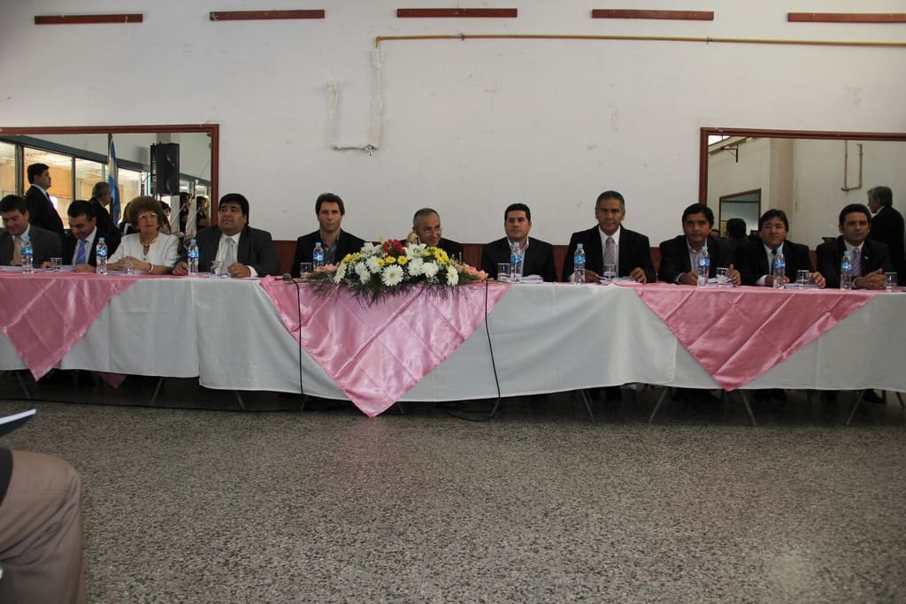 Mesa de autoridades durante el inicio de Sesiones en Chimbas