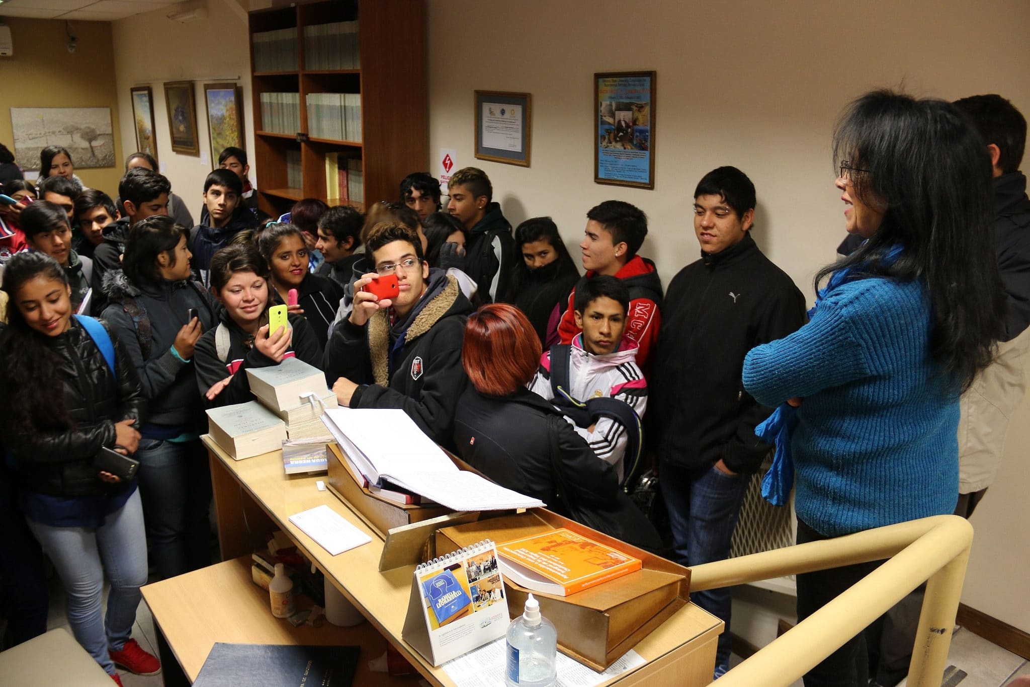 Alumnos conocieron la Biblioteca "Sarmiento Legislador".