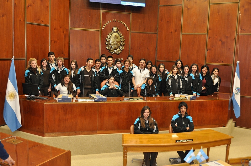 Alumnos del Colegio Fray Mamerto Esquiú visitaron la Legislatura
