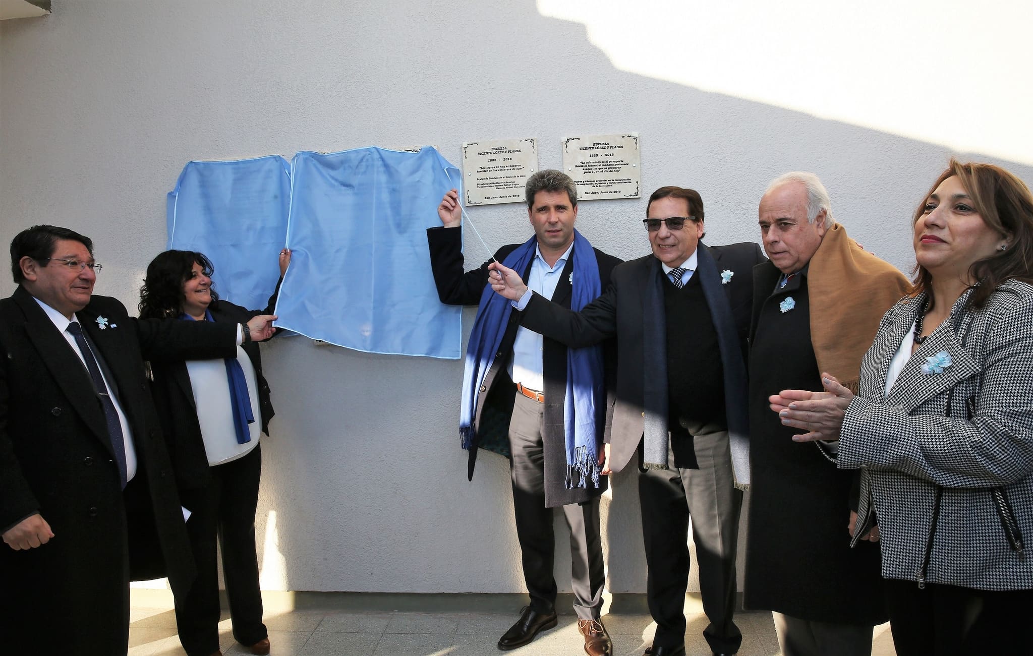 El vicegobernador Marcelo Lima junto al gobernador Sergio Uñac en la inauguración de nuevas obras de infraestructura en la escuela "Vicente López y Planes". 