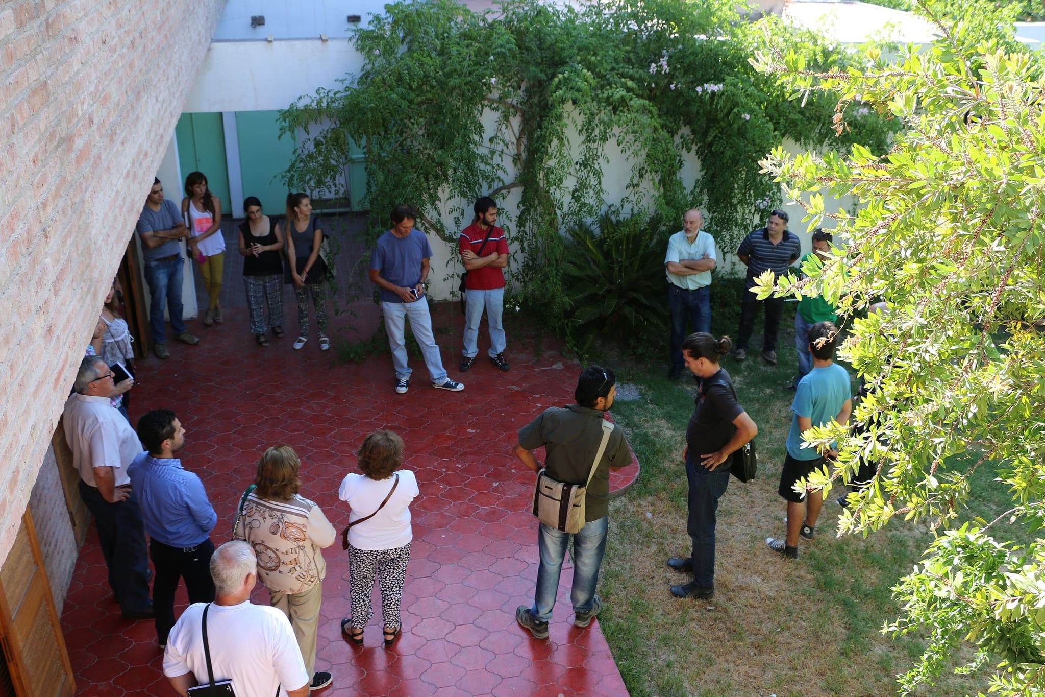 Profesionales sanjuaninos visitaron el terreno donde se construirá el anexo de la Legislatura Provincial.
