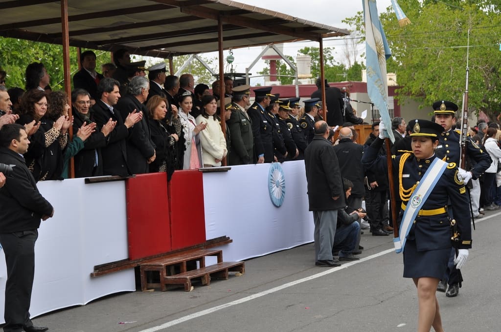Autoridades presentes en el desfile cívico militar