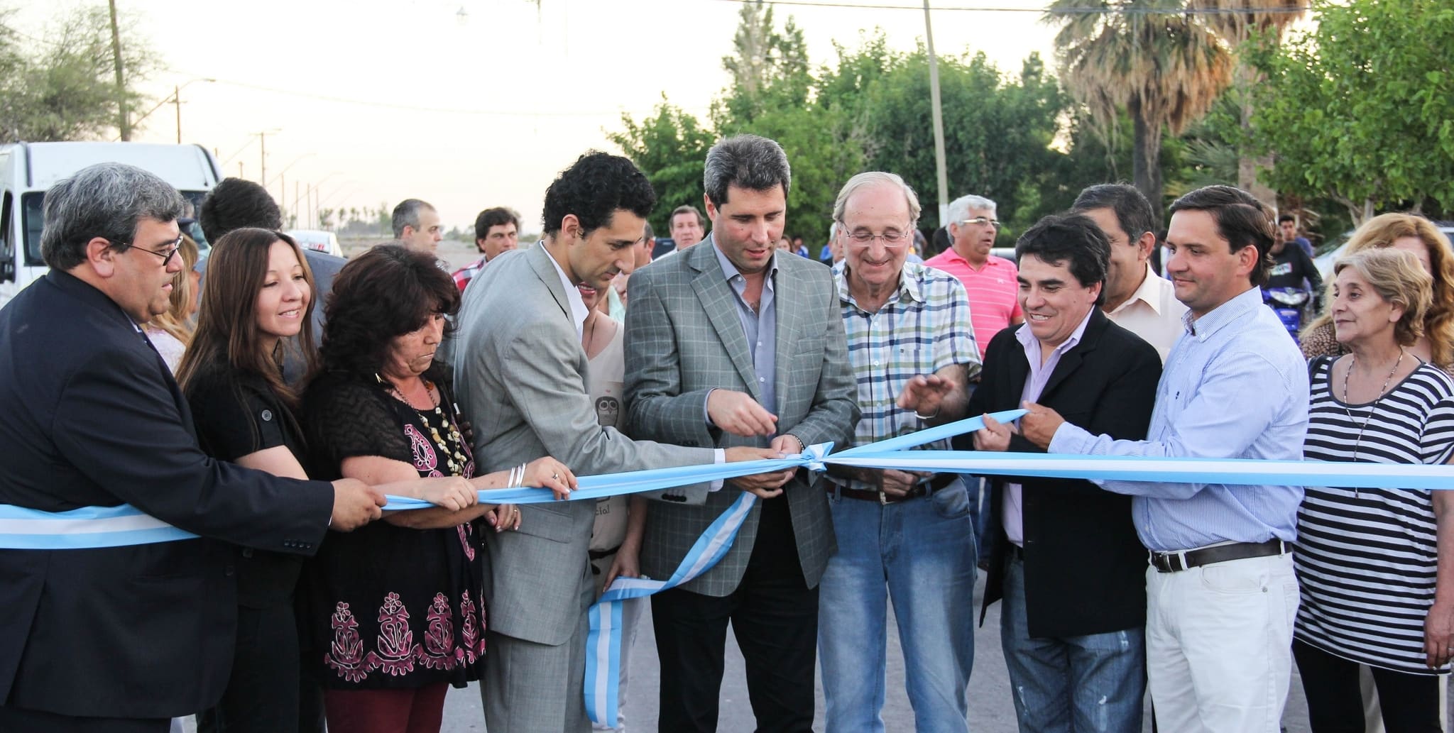 El vicegobernador Sergio Uñac asistió a distintas inauguraciones en San Martìn.
