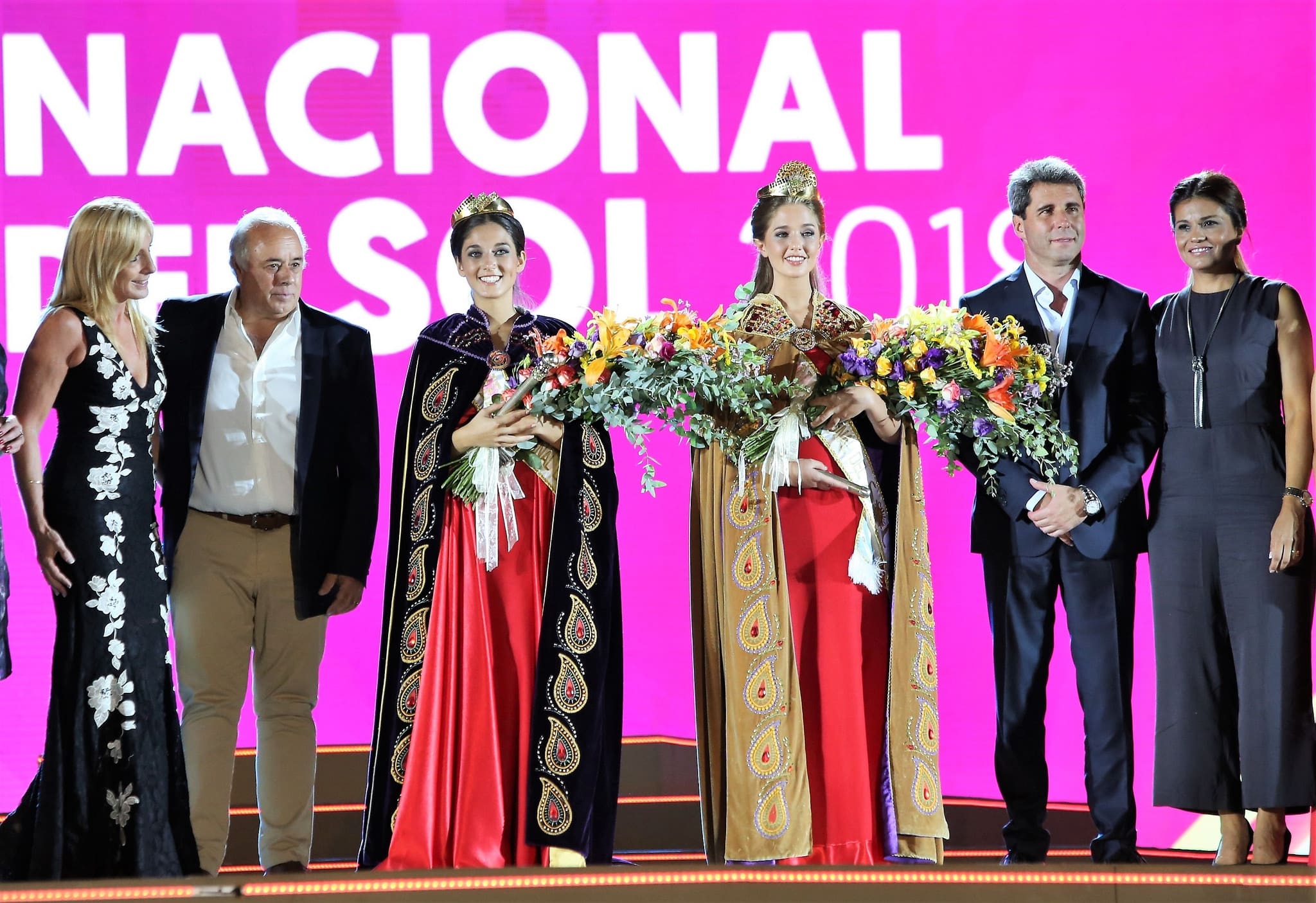 El vicegobernador Marcelo Lima fue el encargado de coronar a la virreina nacional del Sol 2018. 