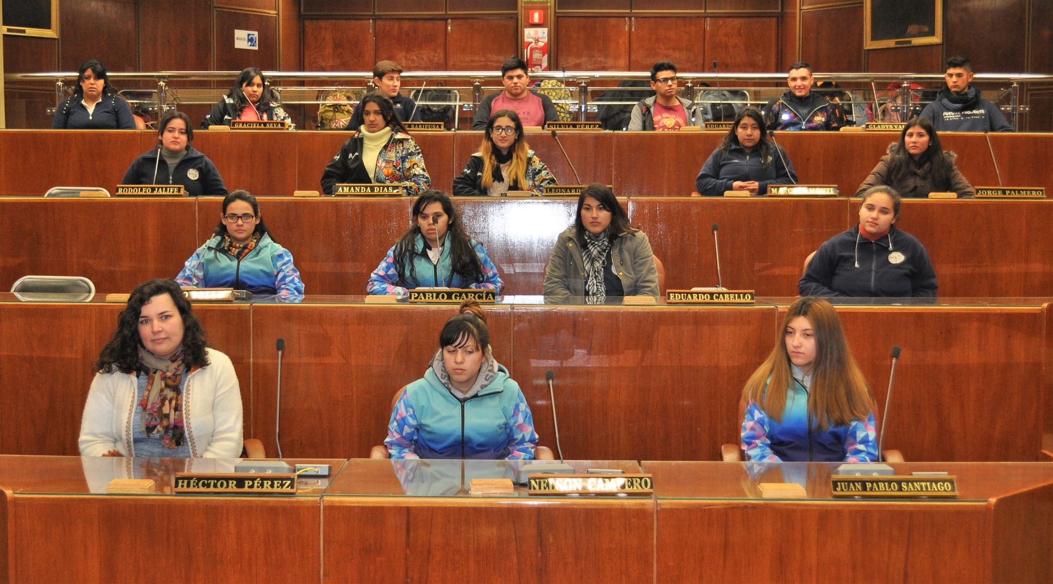 Alumnos y docentes de sexto año del Colegio Cacique Angaco en el recinto de sesiones de la Cámara de Diputados- Año 2018. 