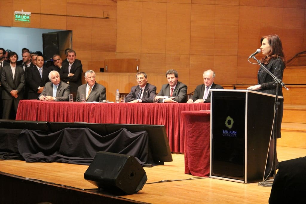El vicegobernador, Dr. Sergio Uñac, participó del acto central en el Auditorio Juan Victoria