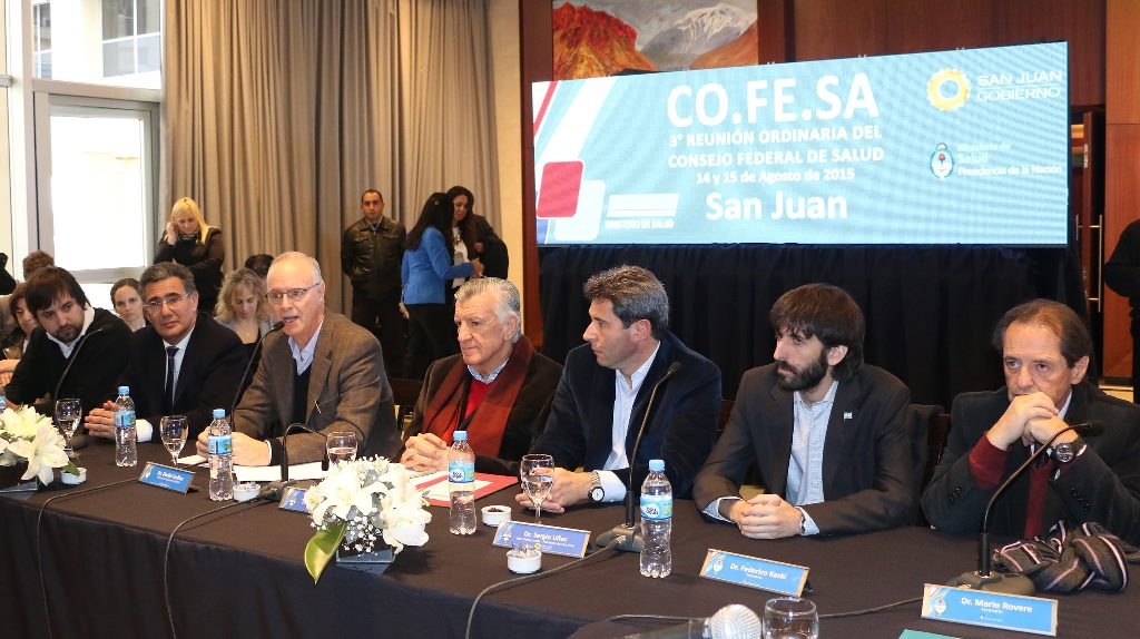 El vicegobernador Sergio Uñac y el gobernador  José Luis Gioja participaron de la III reunión del CO.FE.SA. presidida por el ministro de Salud de la Nación, Daniel Gollán.