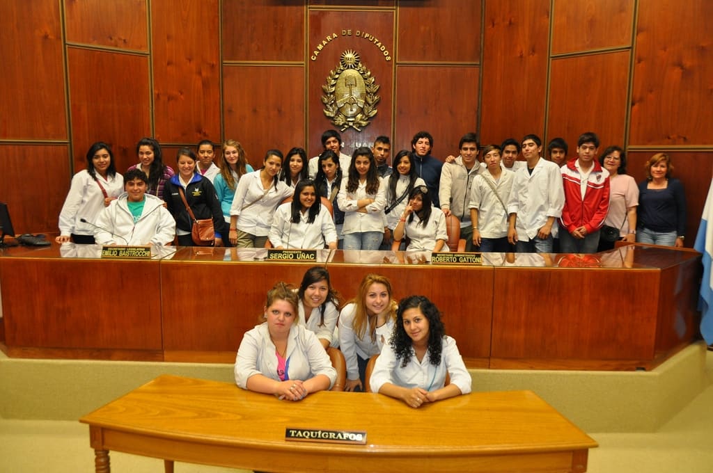 El grupo de Albardón conoció el Recinto de Sesiones de la Legislatura Provincial.