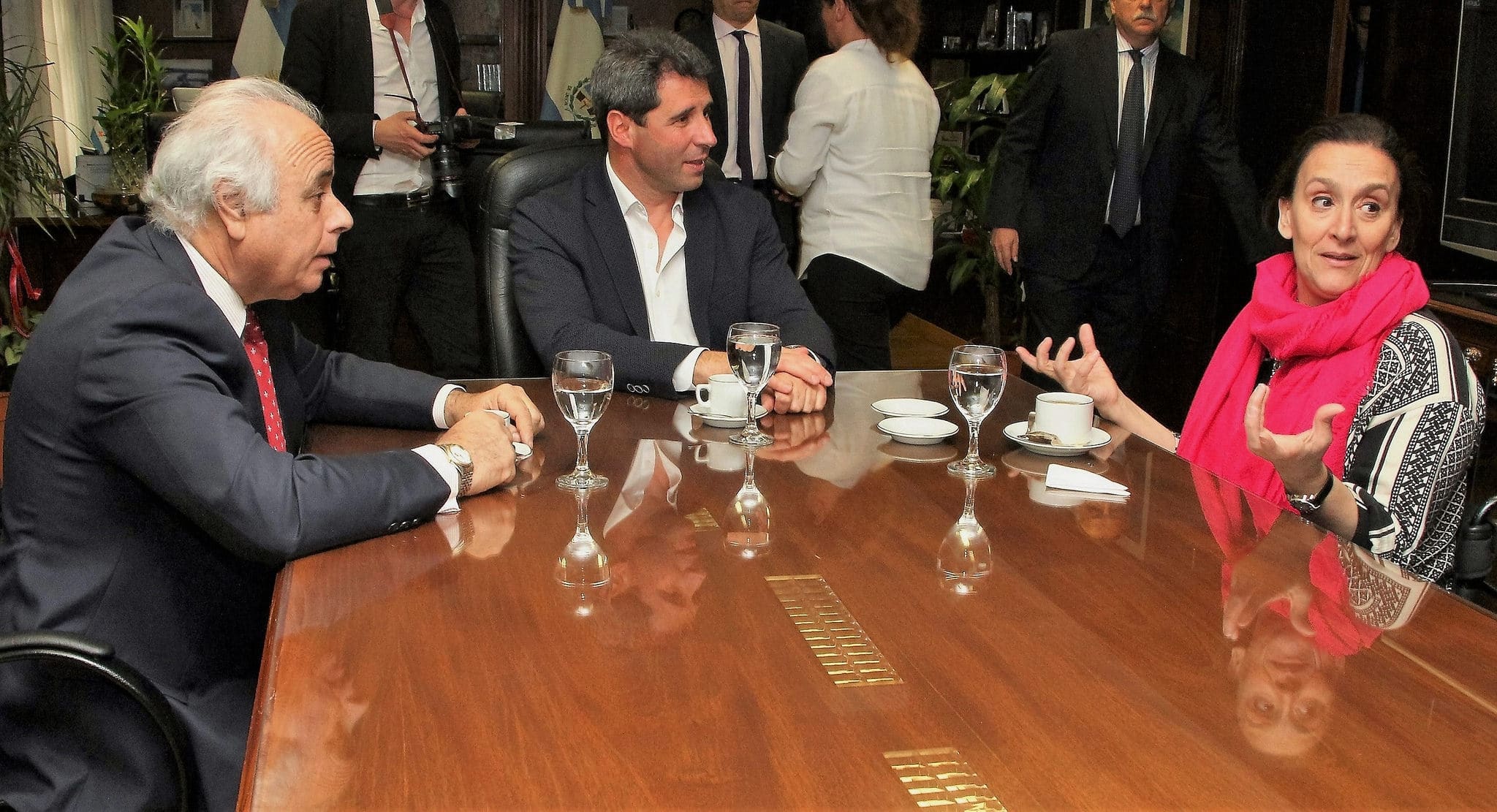 El vicegobernador Marcelo Lima junto al titular del Poder Ejecutivo, Sergio Uñac, reunido con la vicepresidente de la Nación, Gabriela Michetti. 