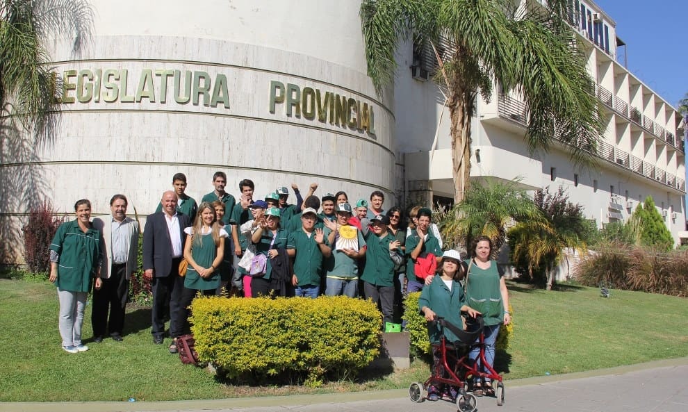 El secretario Legislativo, Mario Herrero recibió a una delegación de alumnos del Taller Protegido "Alfredo Fortabat"