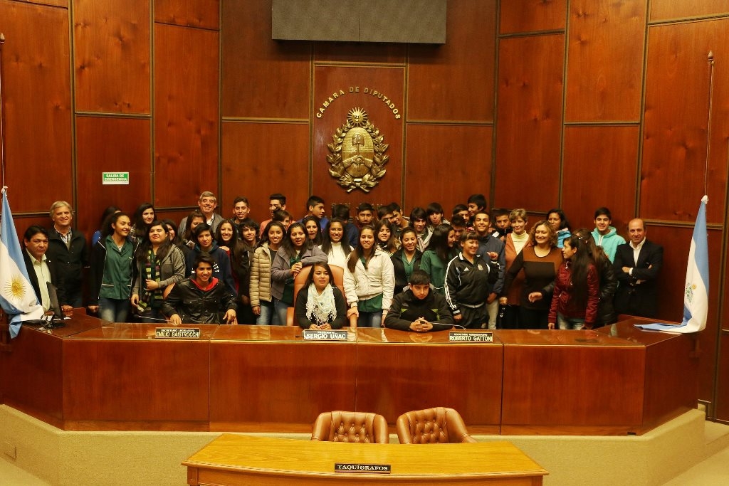 Integrantes de la escuela Agrotécnica de Zonda visitó la Legislatura. 