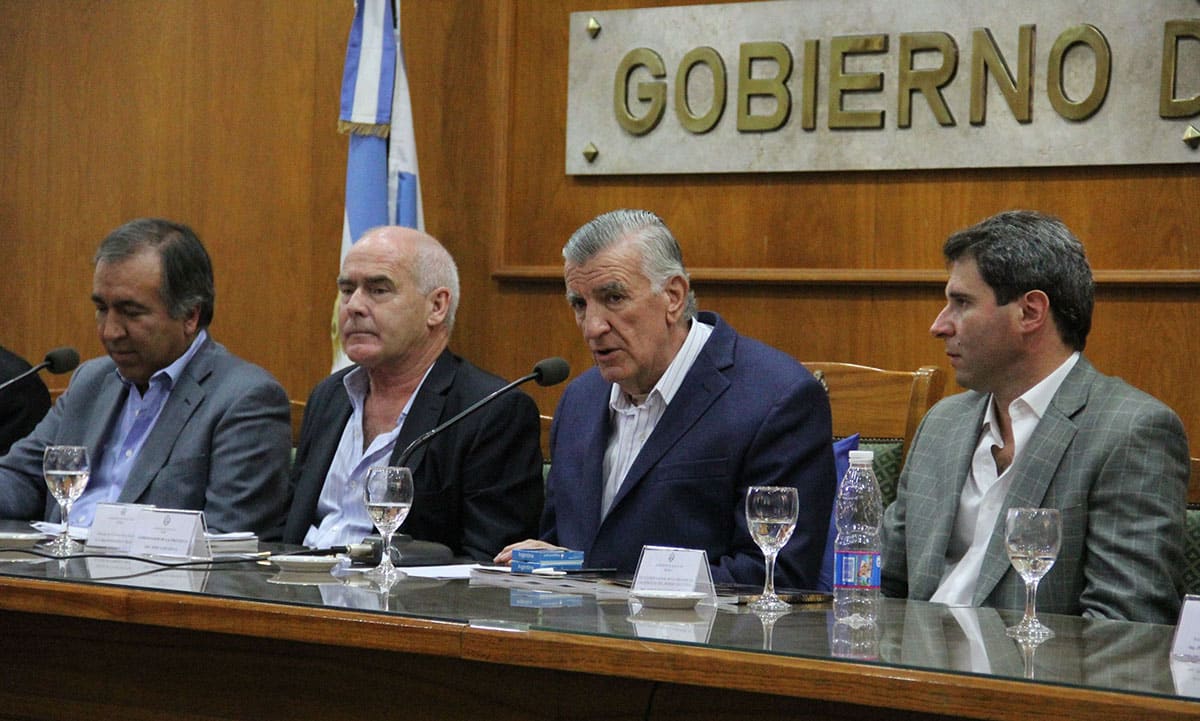 El Dr. Sergio Uñac junto al gobernador José Luis Gioja, al ministro de Turismo de la Nación, Enrique Meyer y el ministro de Turismo y Cultura, Dante Elizondo. 