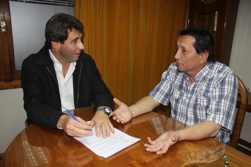 El Dr. Sergio Uñac recibió al titular de la Unión Vecinal Villa Elisa de Pocito.