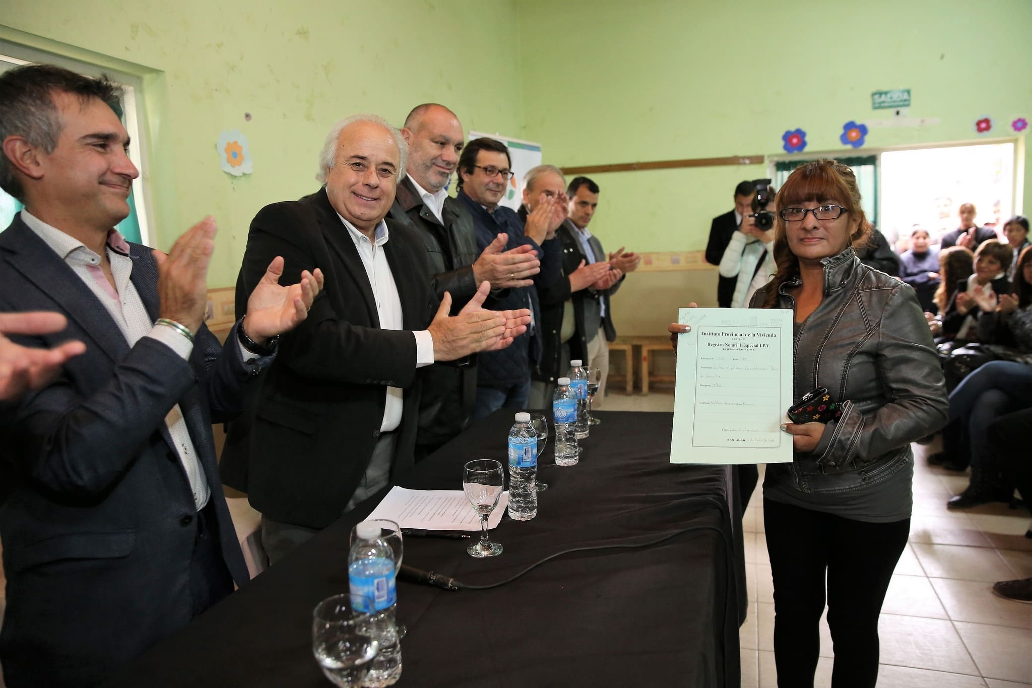 Entrega de 47 escrituras de viviendas del Barrio General Acha.