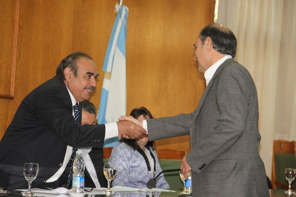 El vicepresidente primero de la Cámara de Diputados Pedro Mallea encabezó el acto de entrega de subsidios.