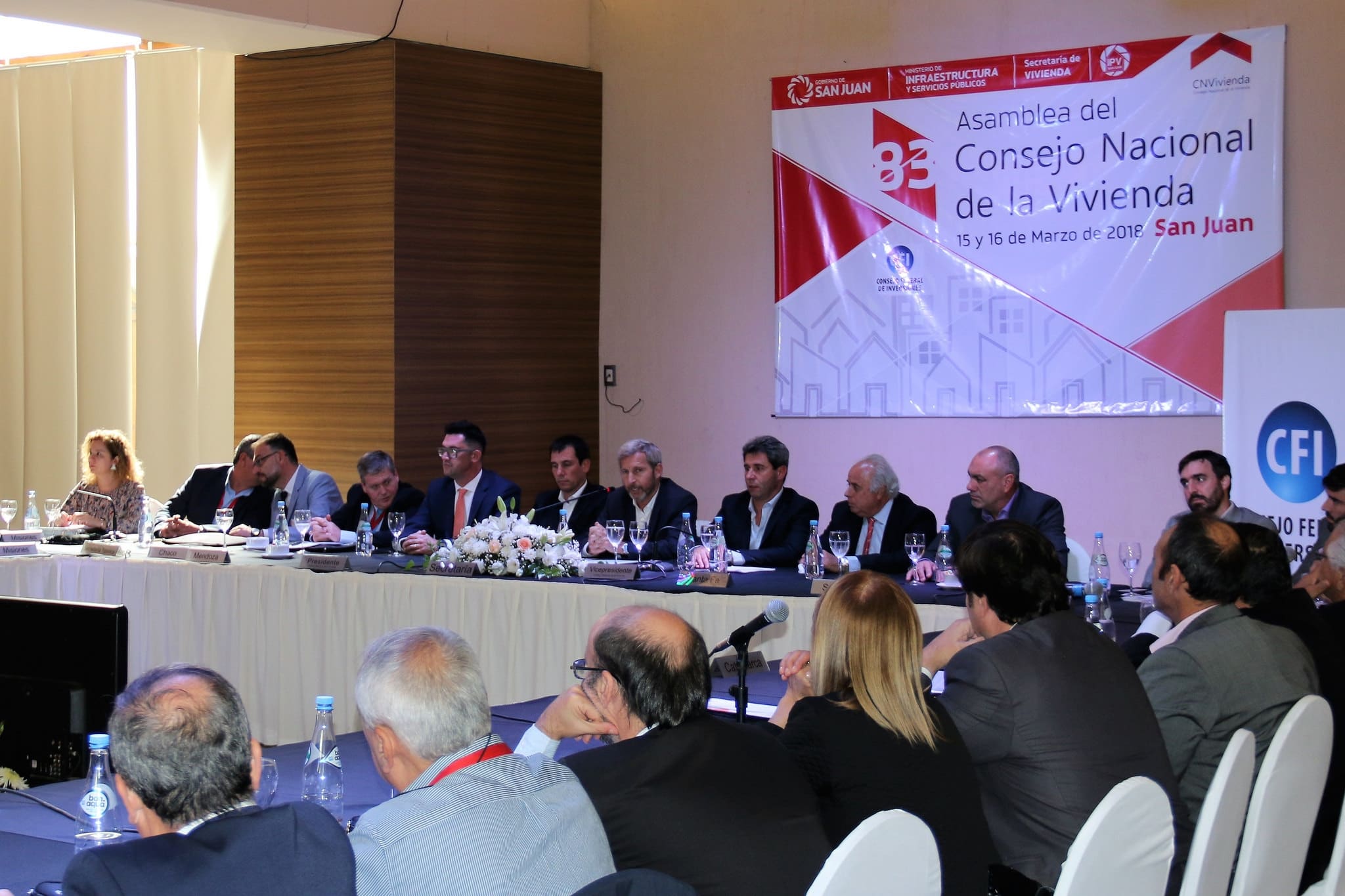 El vicegobernador Marcelo Lima junto al gobernador Sergio Uñac y al ministro Rogelio Frigerio en la “83ª Asamblea del Consejo Nacional de Vivienda” . 