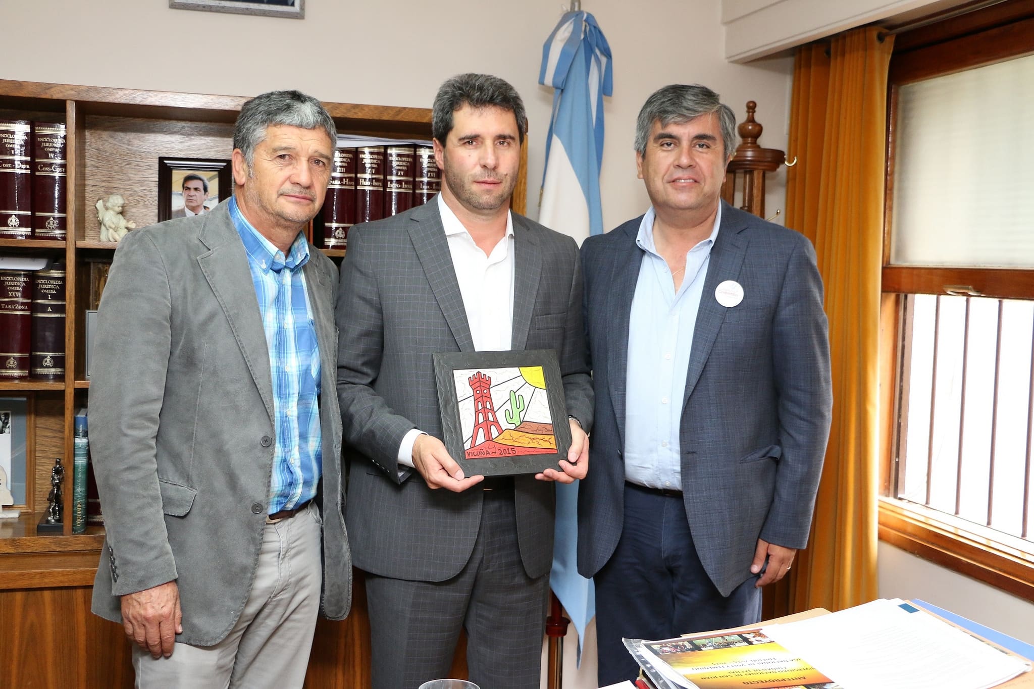 El vicegobernador Sergio Uñac recibió los saludos protocolares del alcalde de Vicuña, Rafael Vera.