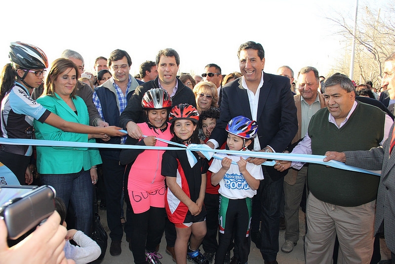 El vicegobernador Sergio Uñac encabezó la inauguración del Patinódromo Municipal "Jesús P. Morales", en Pocito.