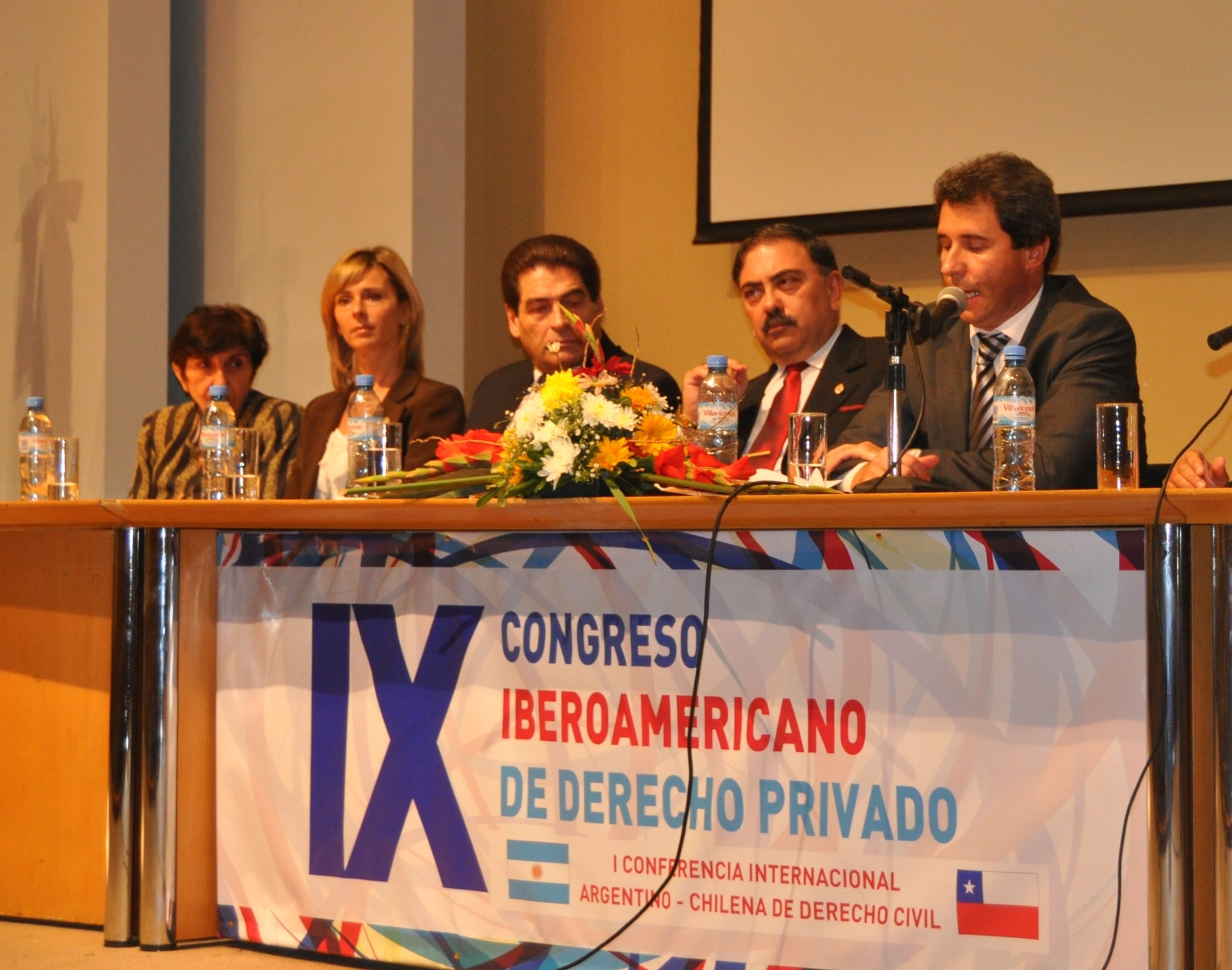 Dr. Sergio Uñac presidiendo la apertura del Congreso Iberoamericano de Derecho Privado.