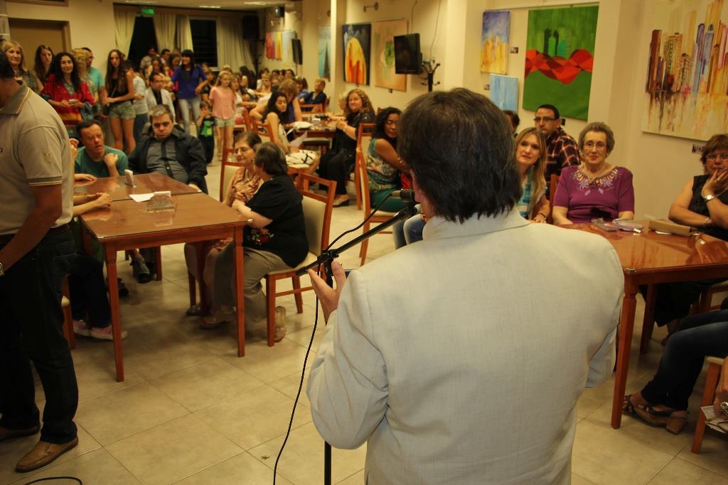 El secretario Legislativo, Mario Herrero encabezó la clausura del ciclo 2016 de exposiciones de arte de la biblioteca "Sarmiento Legislador"