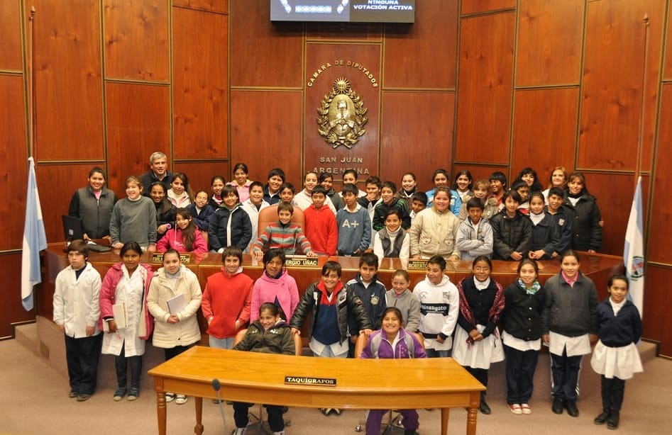 Alumnos de la escuela de Tránsito de Oro Rodriguez visitaron la legislatura 