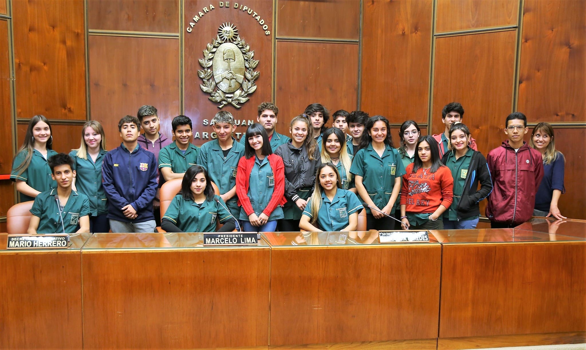 Estudiantes y docentes de la escuela "Diego de Salinas" presente en la Cámara de Diputados. 