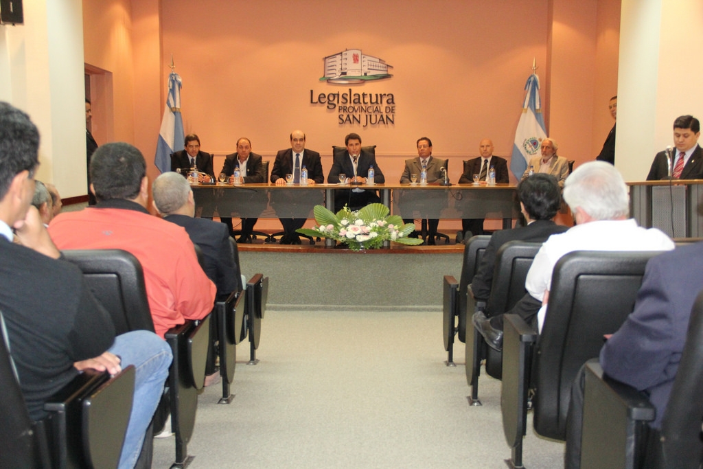 El vicegobernador Sergio Uñac encabezó la apertura del curso "Georreferenciación aplicado a la Agrimensura". 