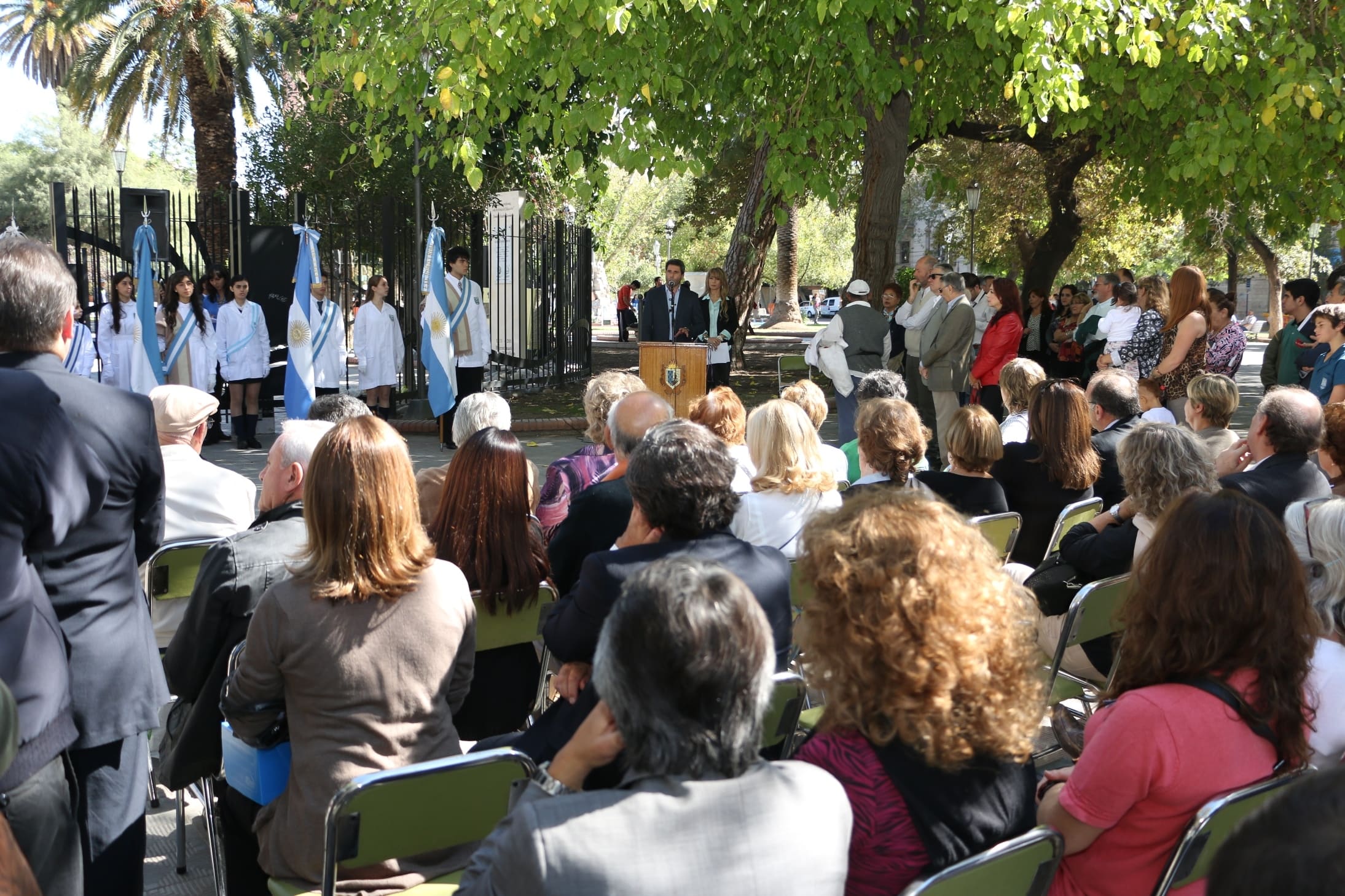 El Dr. Sergio Uñac presidió el acto que tuvo lugar en Plaza 25 de Mayo.