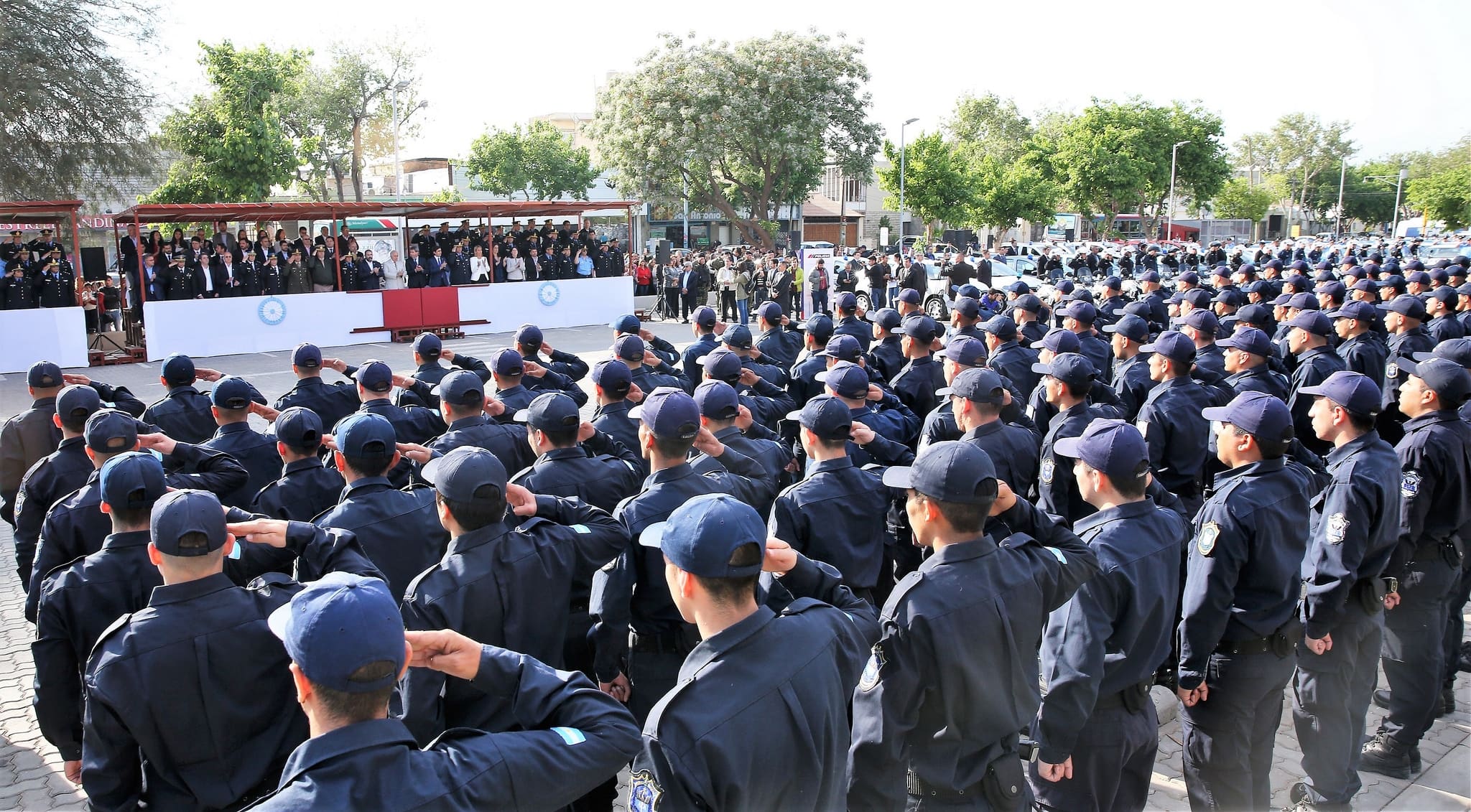 Presentaron los nuevos efectivos y movilidades policiales. 