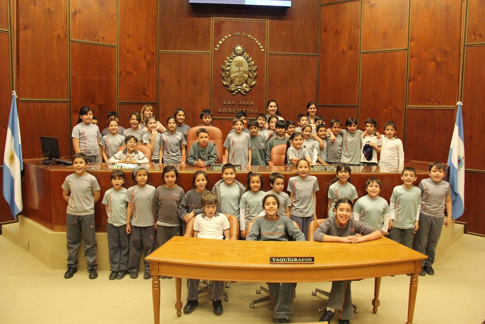 Alumnos del Excellence College visitaron la Legislatura