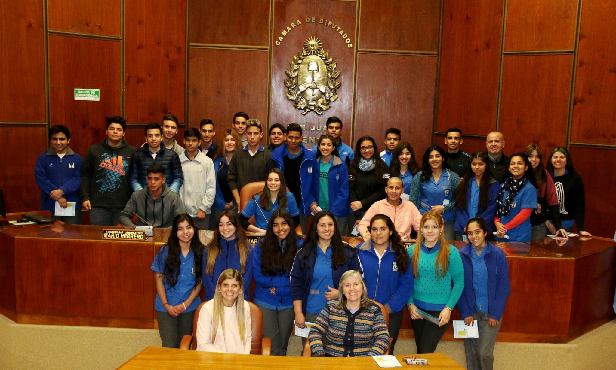 El colegio Nacional "Dr. Pablo Cabrera" visitó la Cámara de Diputados. 