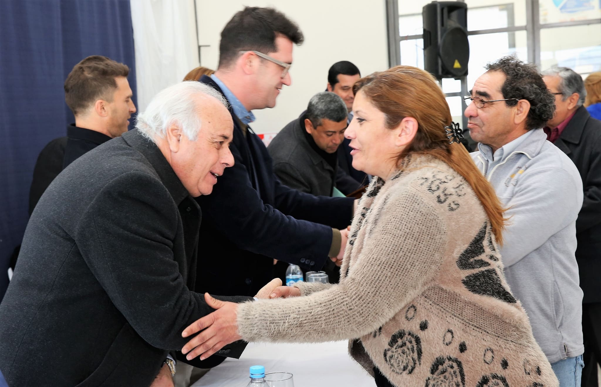 El vicegobernador Marcelo Lima en la firma de Escrituras del Barrio Piuquén. 