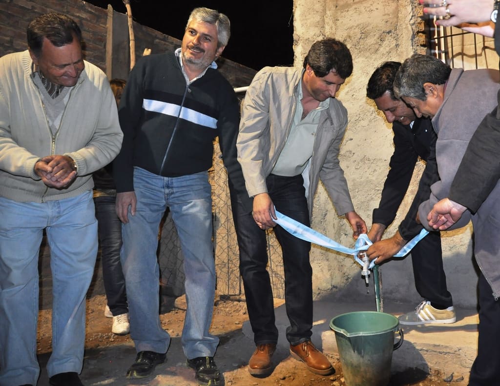Inauguración de red de agua potable en Pocito