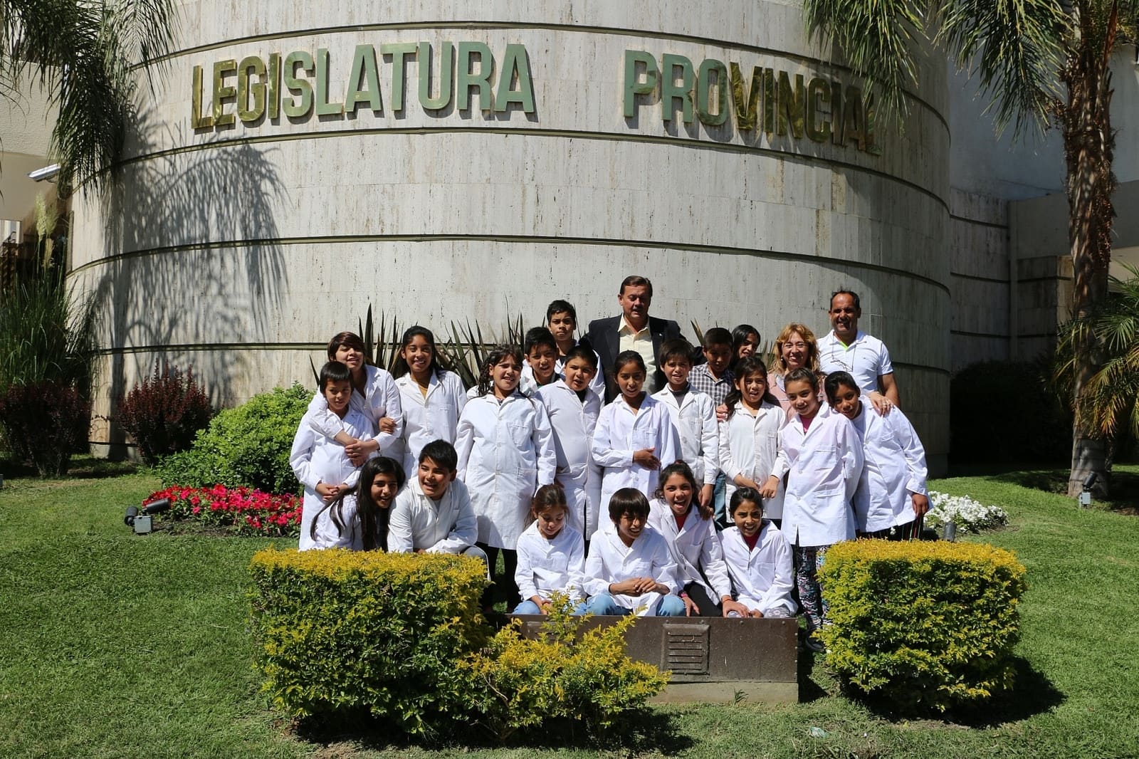 Alumnos de la Escuela "Juan José Larrea", de la localidad de San Carlos, departamento Sarmiento visitaron la Legisaltura.