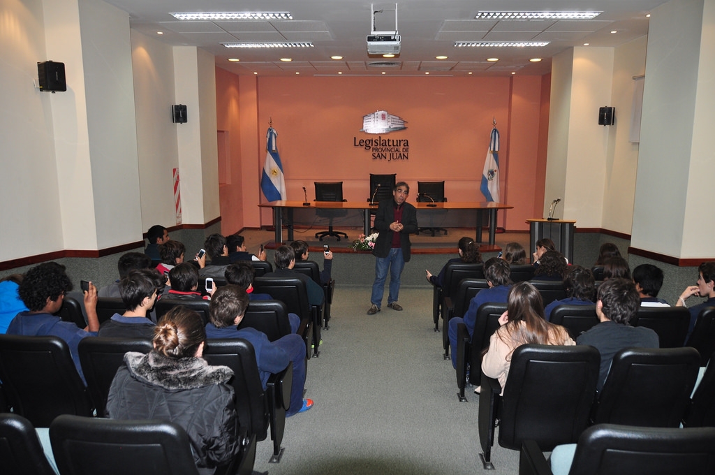 En Sala de Vicegobernadores los jóvenes se instruyeron sobre las actividades que se desarrollan en la Legislatura Provincial.