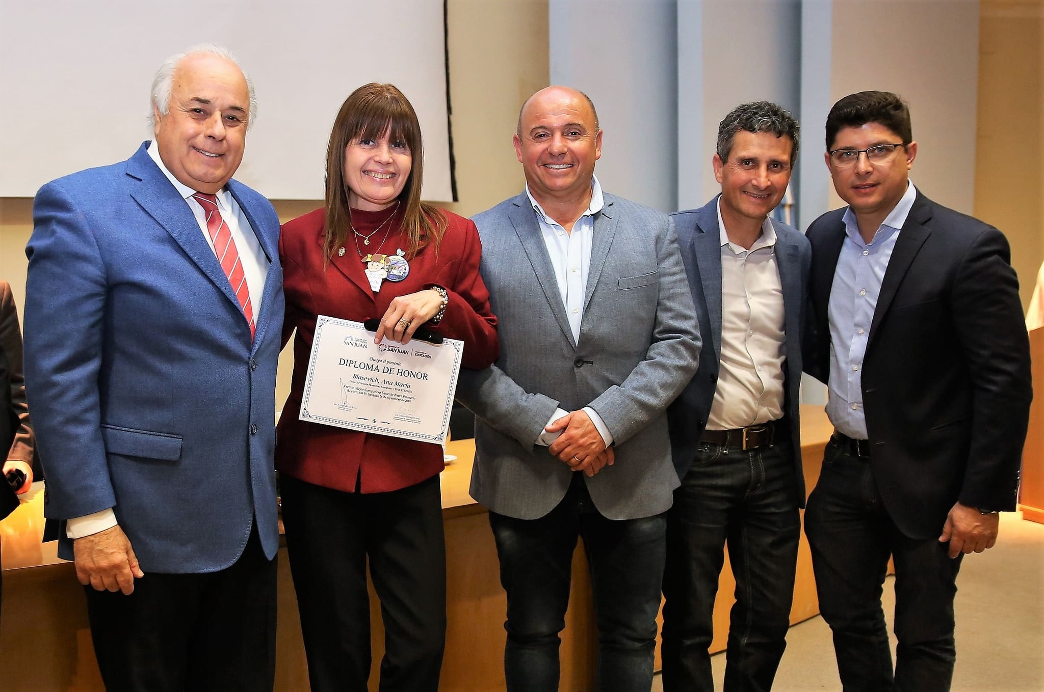  Distinguieron al “Mejor Compañero Docente” de primaria. 