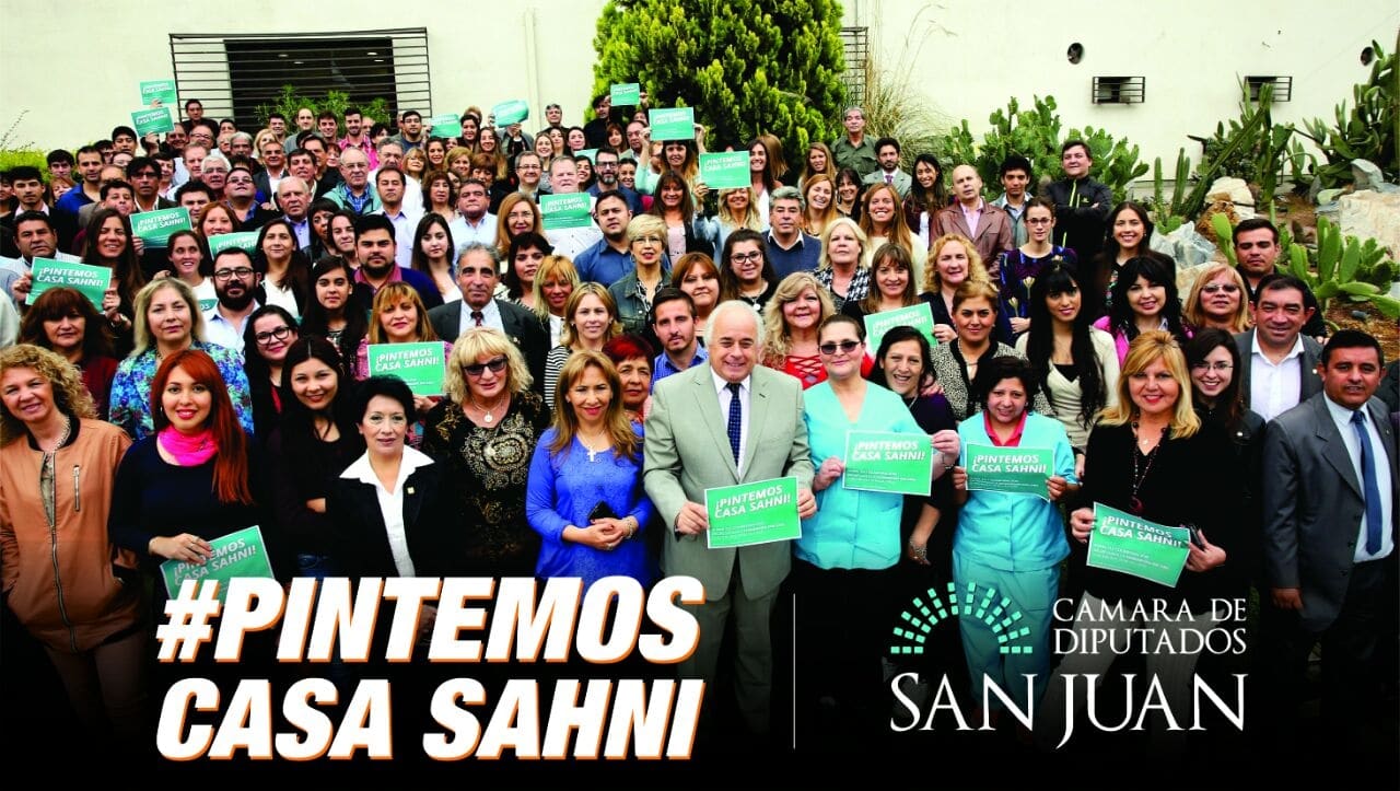 El vicegobernador y presidente nato de la Cámara de Diputados, Marcelo Lima, junto a los empleados legislativos se sumó a la campaña solidaria “Pintemos Casa SAHNI”