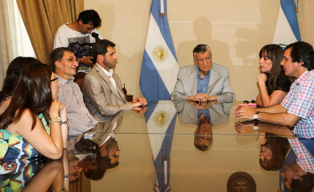 El vicegobernador Sergio Uñac junto al gobernador José Luis Gioja asistió en Casa de Gobierno de la visita de la diputada nacional Juliana Di Tullio.