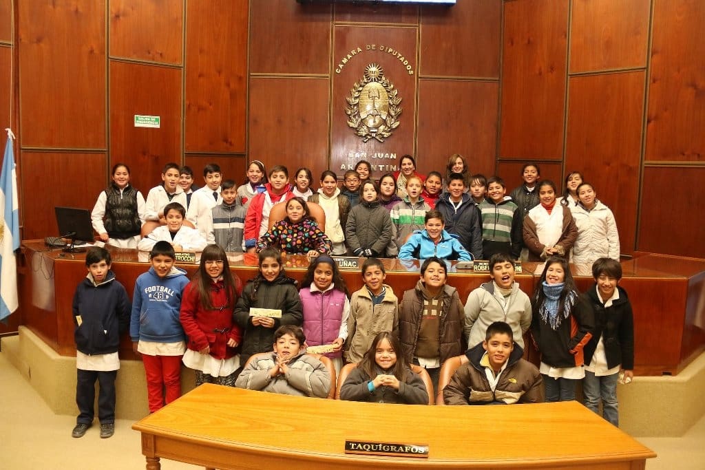 Alumnos de la Escuela "Cecilio Ávila", visitaron la Legislatura