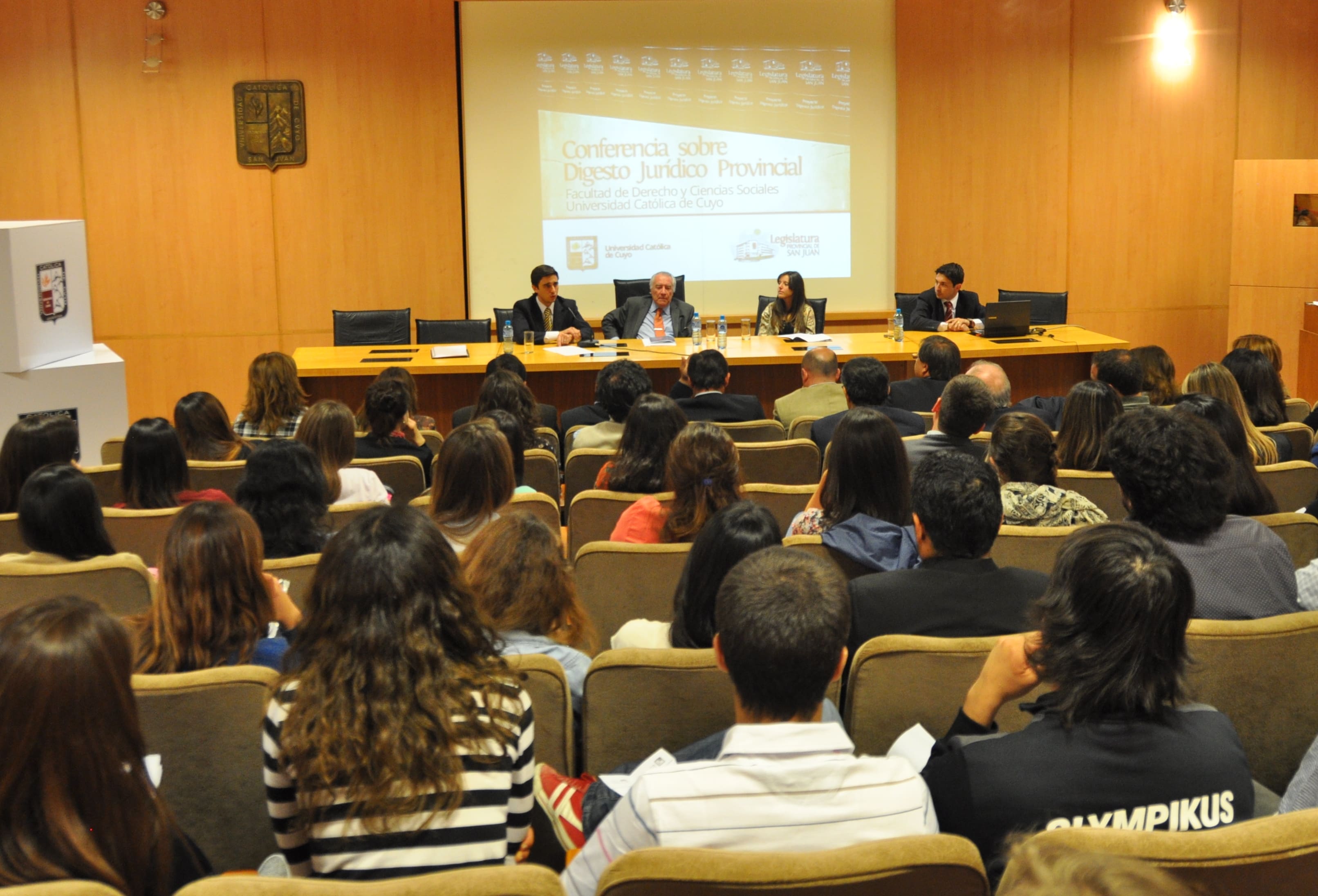Se desarrolló la conferencia sobre el Digesto Jurídico Provincial en la Universidad Católica de Cuyo.
