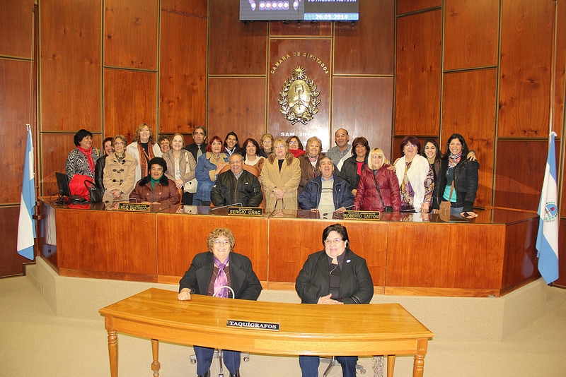 El Centro de Jubilados "Paz y Bien" visitó las dependencias de la Legislatura Provincial