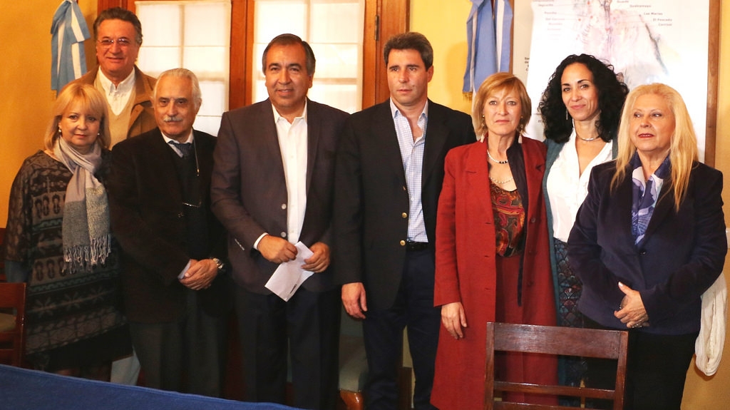 El vicegobernador Sergio Uñac participó de la firma de un convenio por el Teatro del Bicentenario