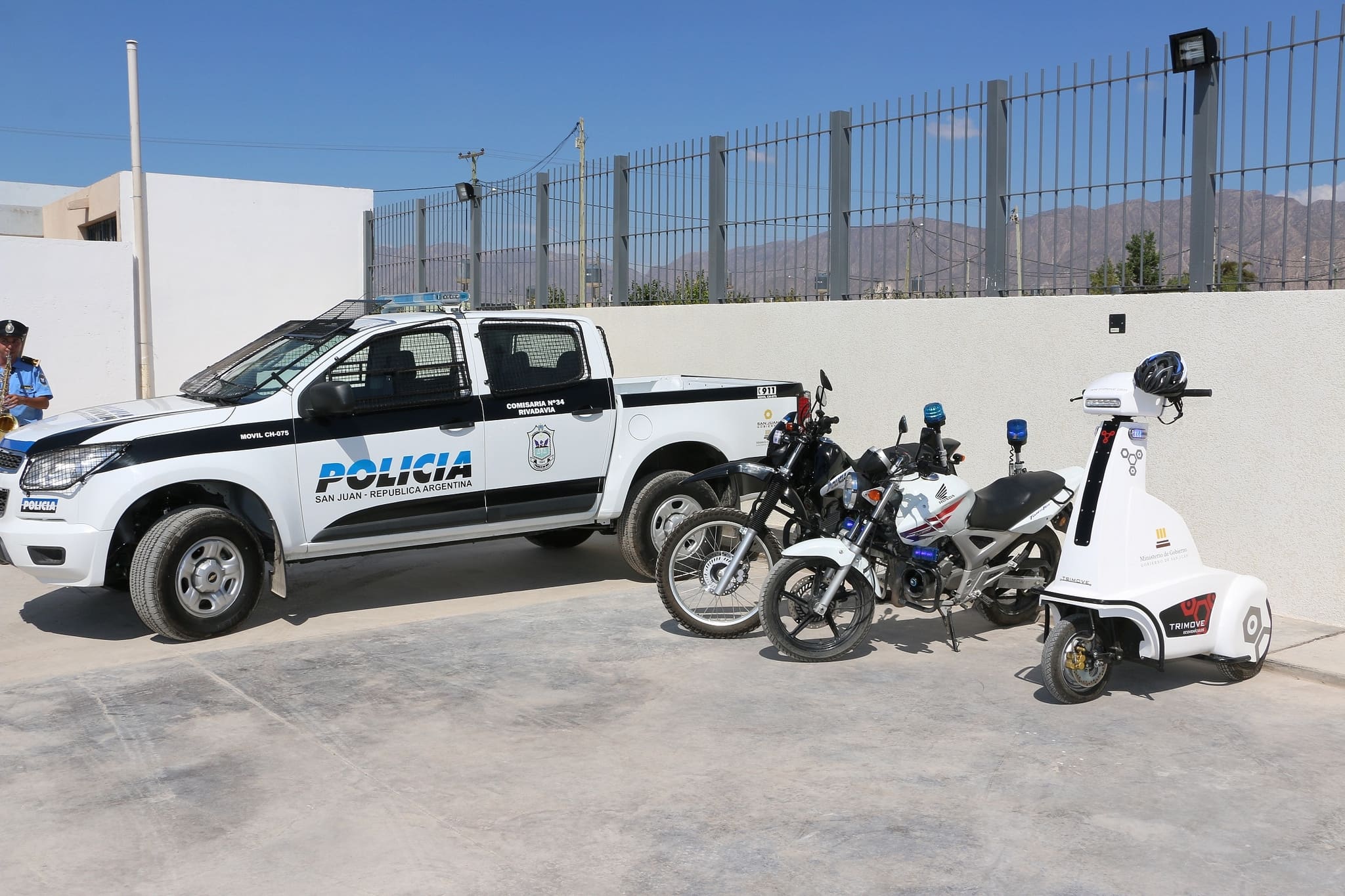 Inauguracion Comisaria Nº 34 Barrio Laguna Rivadavia y entrega de móviles policiales.