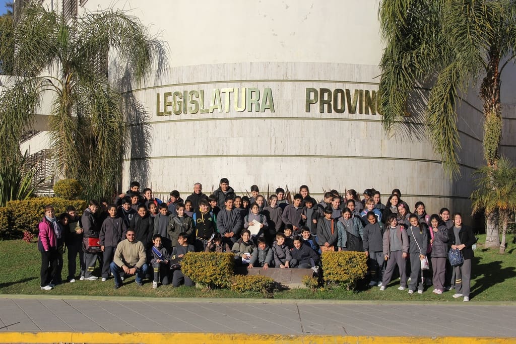 Los alumnos y docentes de la institución de Rivadavia recorrieron la Legislatura.